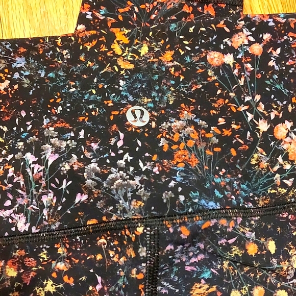 Lululemon Floral Align Leggings - Picture 5 of 6